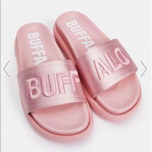 Buffalo Reggie Pink Metallic Slides